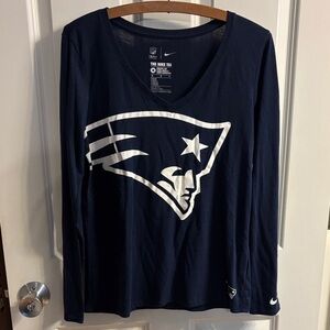 Size Medium Nike Navy New England Patriots Football Long Sleeve Shirt